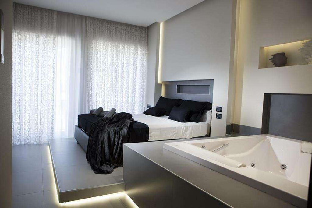 Crystal Skyline Neapolis Apartman Kültér fotó