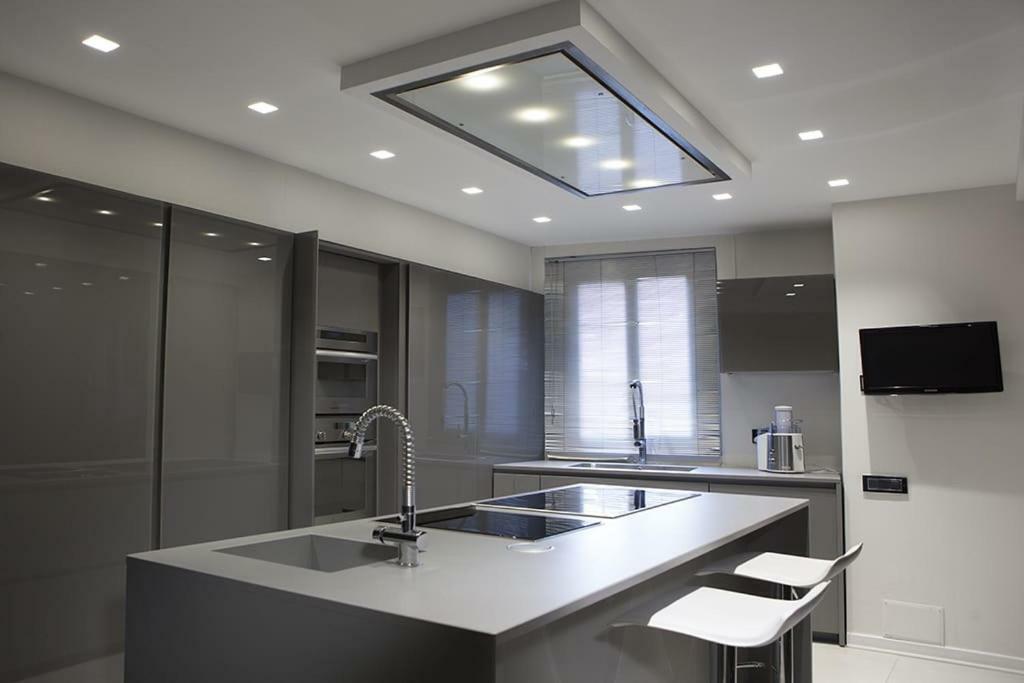 Crystal Skyline Neapolis Apartman Kültér fotó